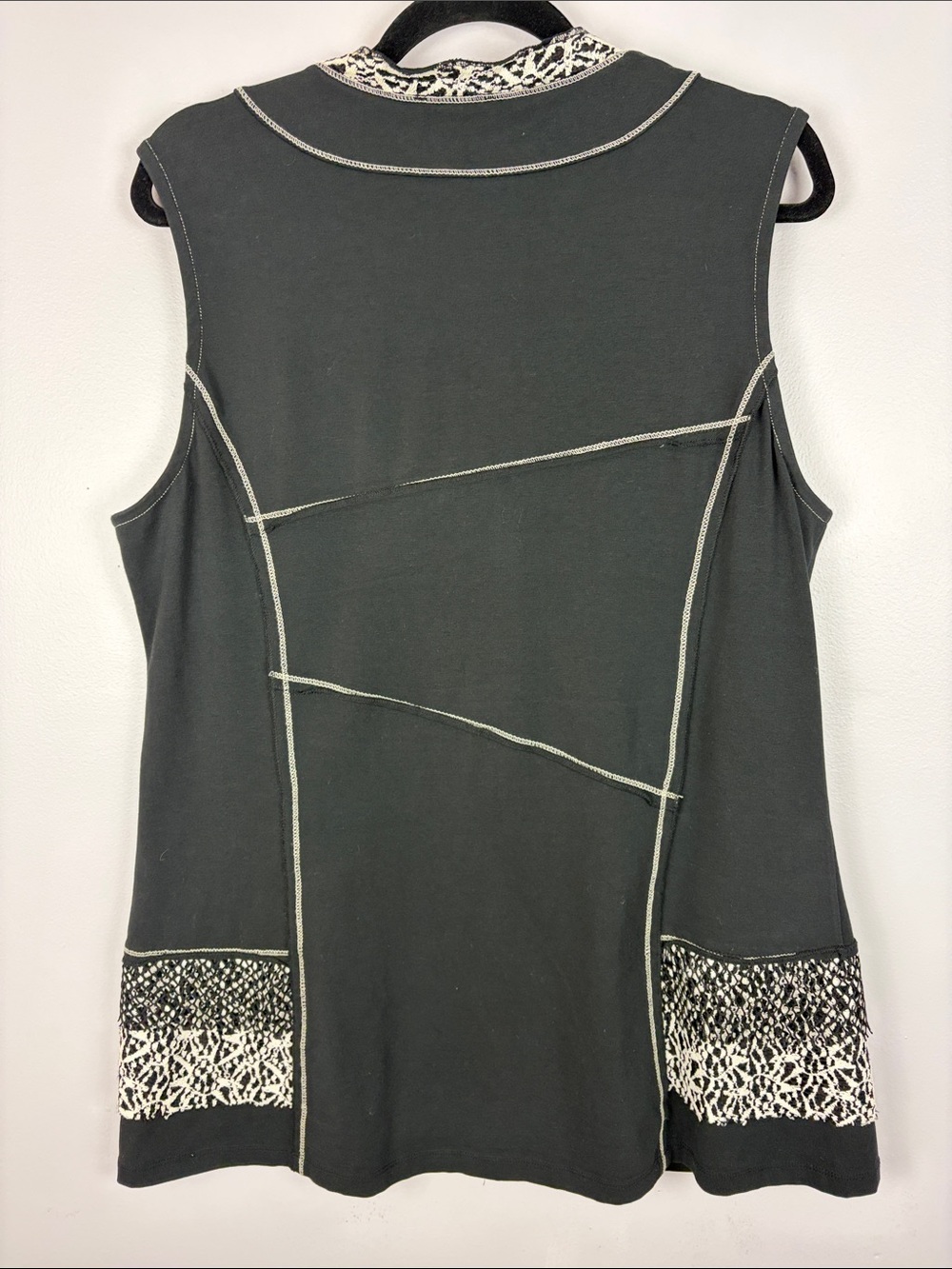 Dolcezza Black Button Front Sleeveless Tunic Vest Top Mesh & Abstract Print - Picture 12 of 13